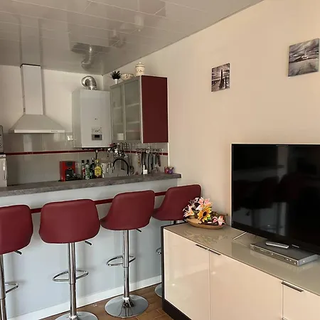 Apartment Central Avec Piscine Et Parking Au Cap D'agde - 5 Pers - Fr-1-749-62 *