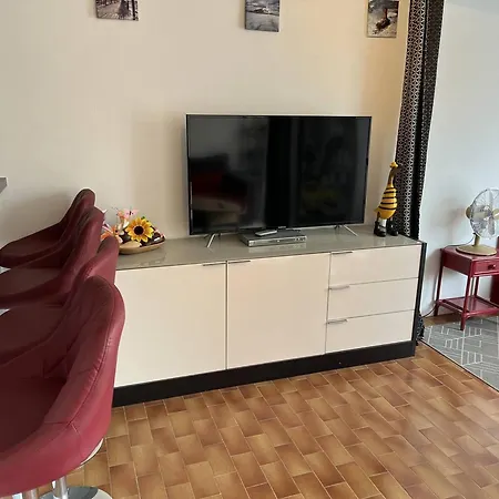 Central Avec Piscine Et Parking Au Cap D'agde - 5 Pers - Fr-1-749-62